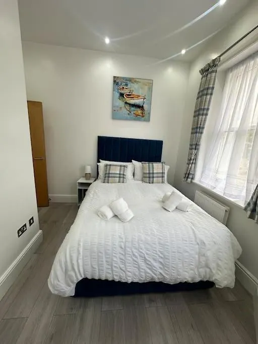 On The Beach Retreat Bournemouth Apartment